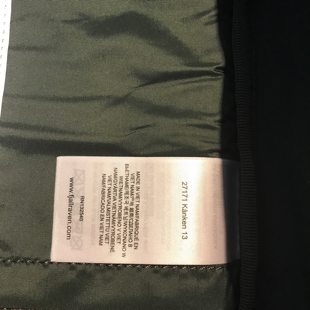 AUTHENTIC FJÄLLRÄVEN KÅNKEN 13" LAPTOP BACK PACK - Picture 7 of 8